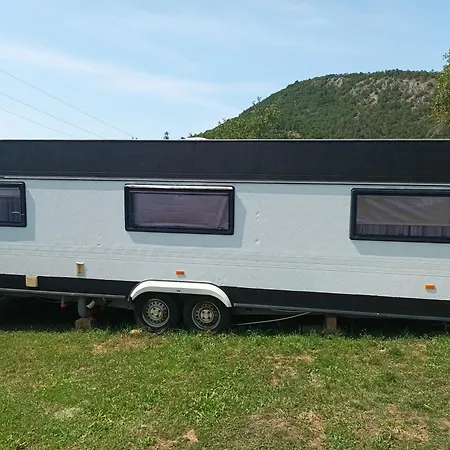 Campingplads Chilly Willy Retro Caravan & Hot Tub Jablonov nad Turnou