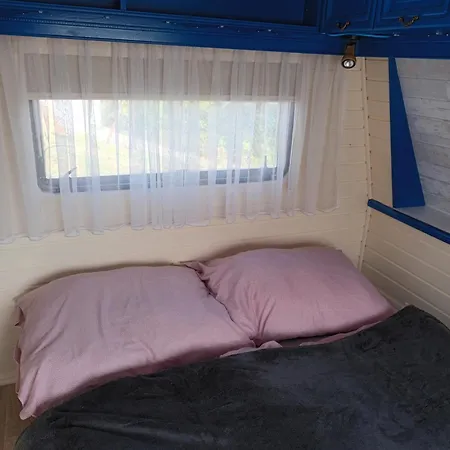 Chilly Willy Retro Caravan & Hot Tub * Jablonov nad Turnou